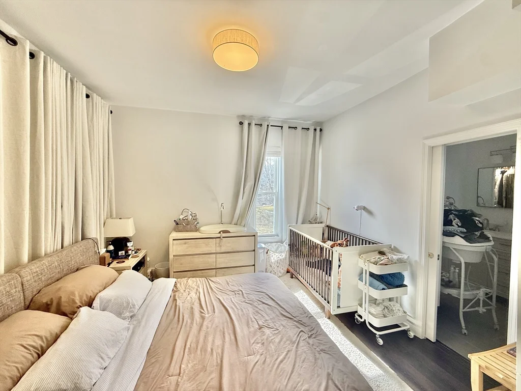 13 Schuyler St, Roxbury