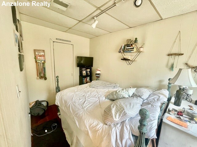 11 Charter St, North End