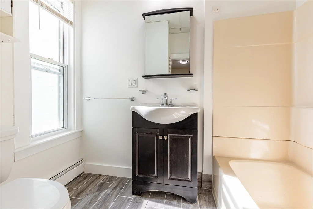 633 East 6th St, South Boston