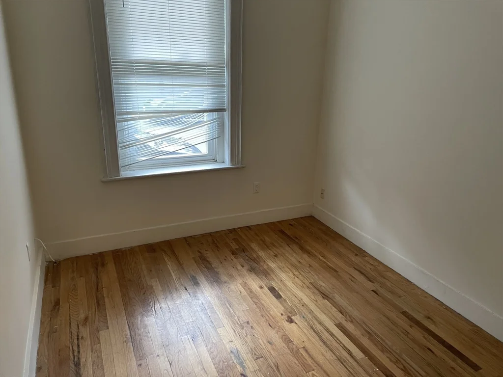 227 Roxbury St, Roxbury