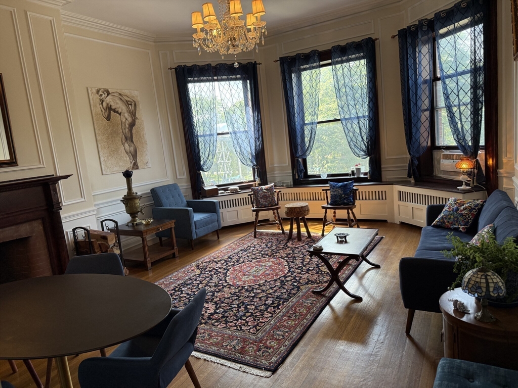 164 Beacon St, Back Bay