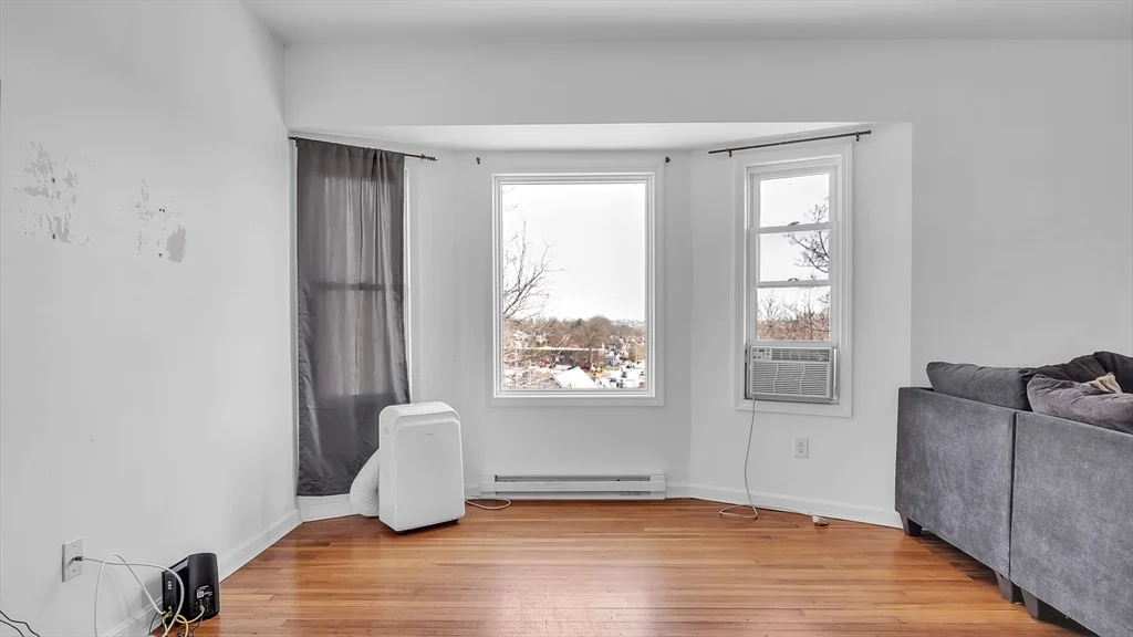 1442 Main St, Worcester