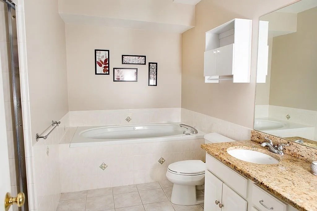 159 W 6th St, South Boston