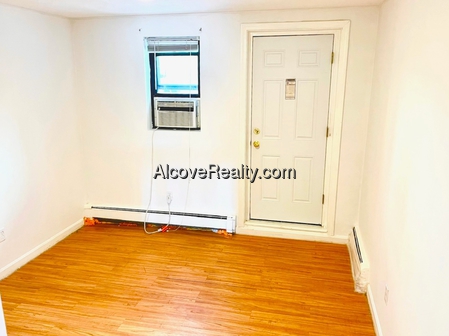 2 bed, 1 bath apartment for rent at 625 Somerville Ave Unit 1, Spring Hill — photo 3 of 4