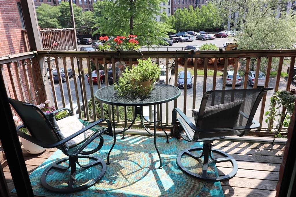 96 Gainsborough St, Fenway