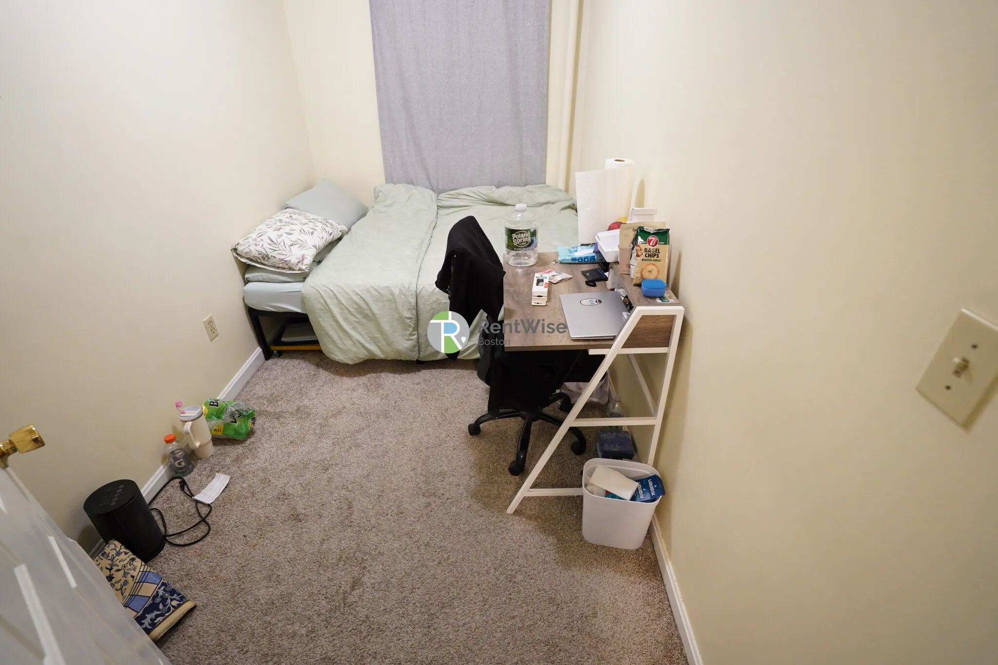 12 Lorraine Ter, Allston