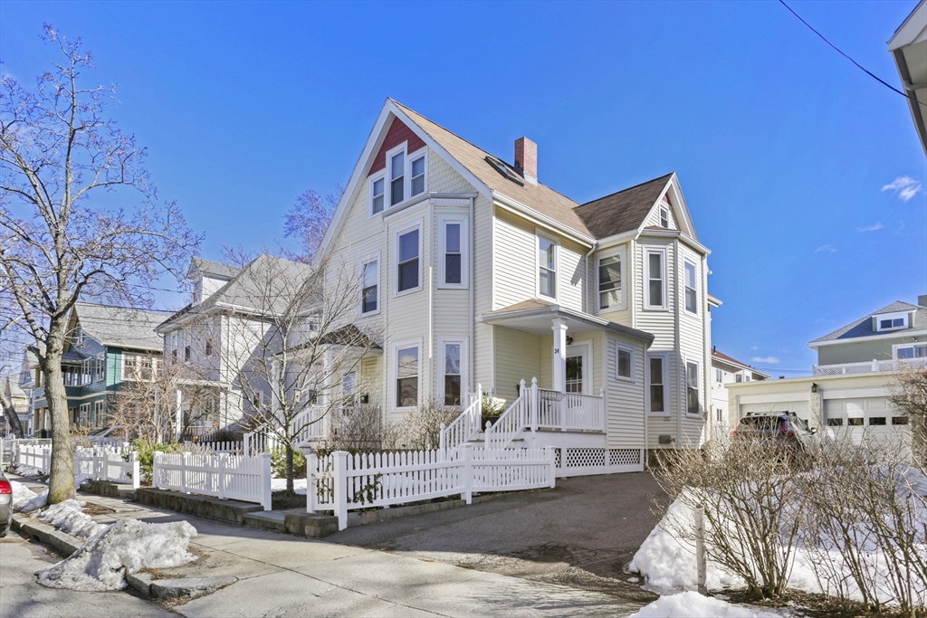 34 Bayard St, Allston