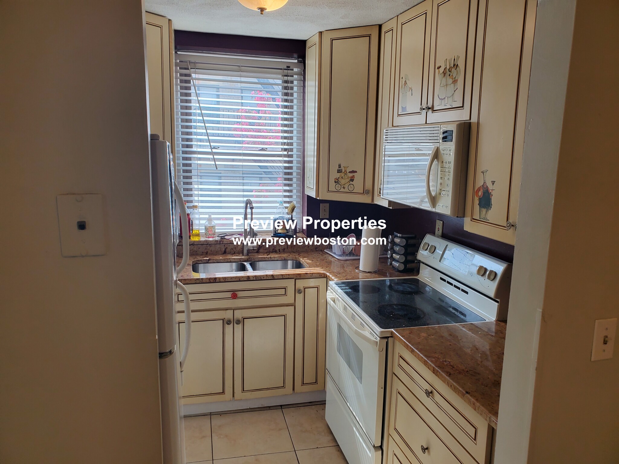 1427 Commonwealth Ave, Brighton