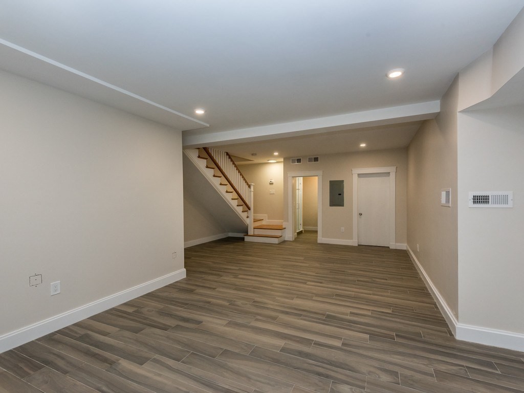 47 Wallace St, Tufts