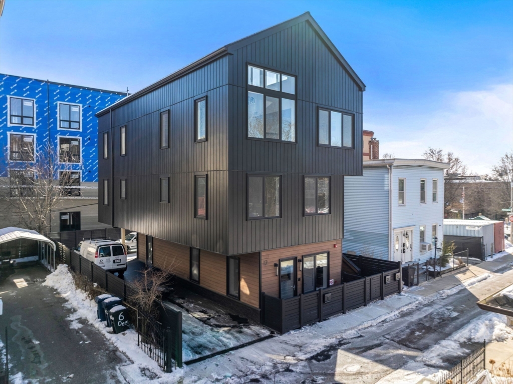 12 Deer St, Dorchester