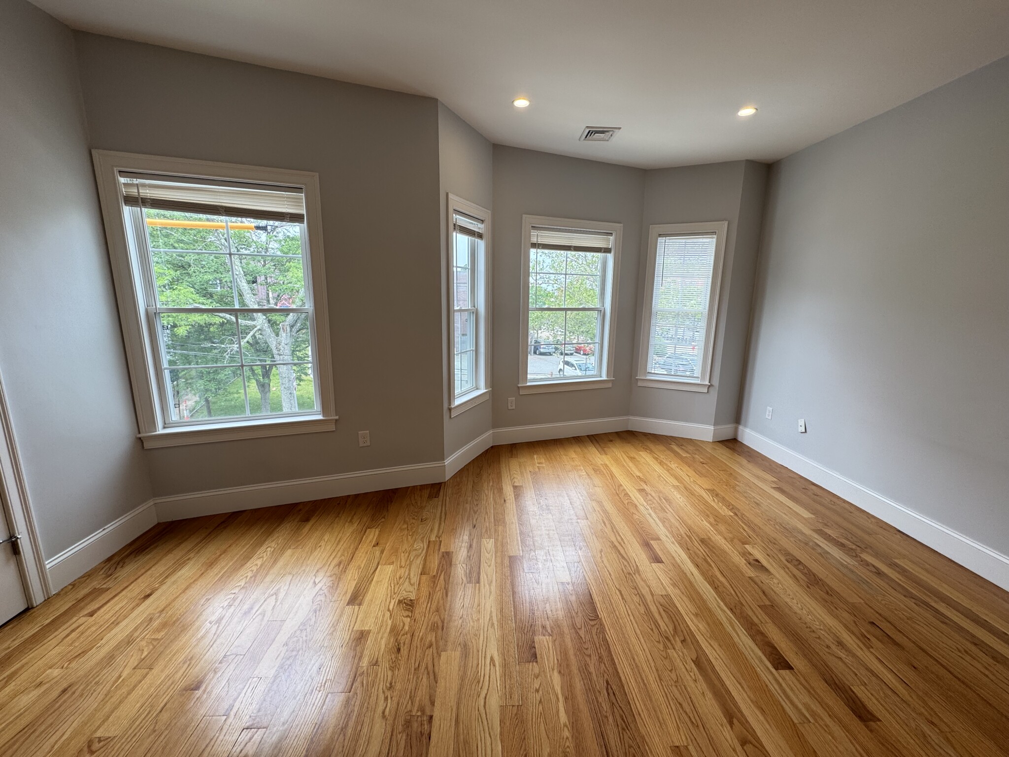 8 Islington St, Allston