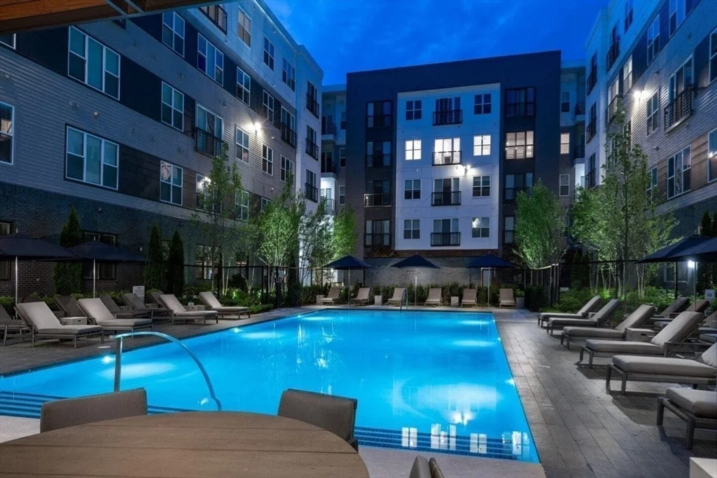 60 Locust St, Medford