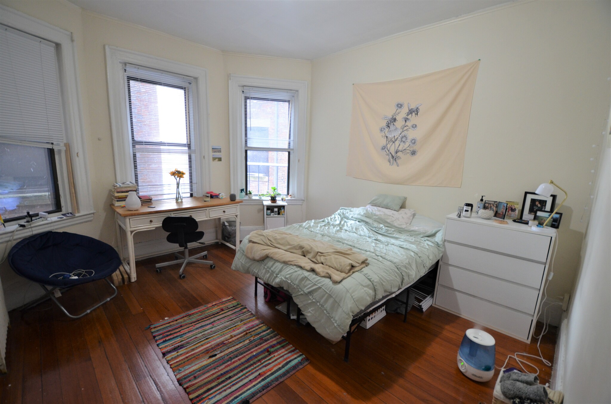 4 bed, 2 bath apartment for rent at 114 Hemenway St Unit 1, Fenway — photo 1 of 25