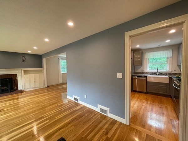 17 Ridley Rd, Dedham