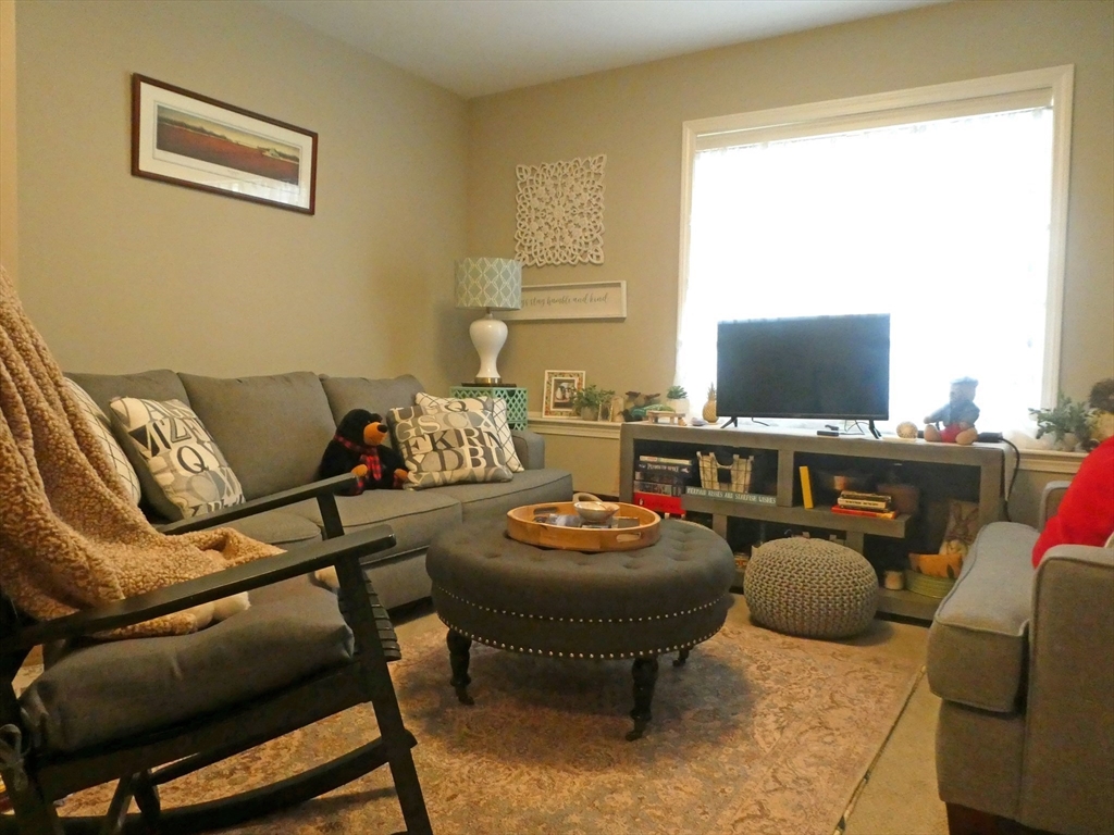 26 Daisy Ln, Plymouth