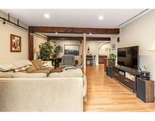 3 Allen Rd, Brighton