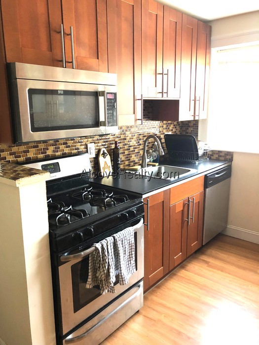 Studio bed, 1 bath apartment for rent at 38 Day St Unit 38, Davis Square