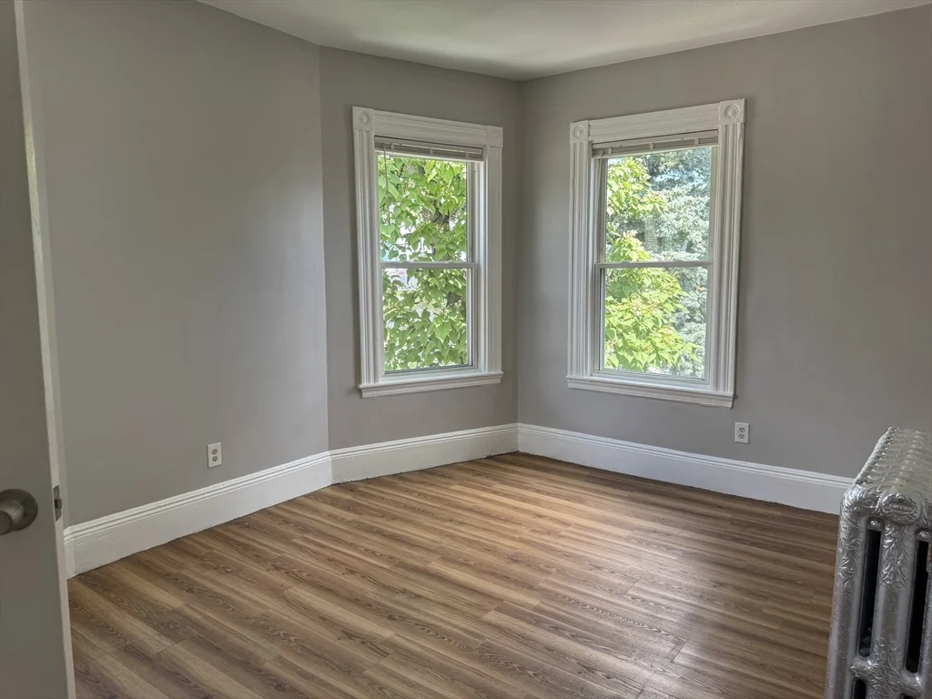 7 Woodward Park St, Roxbury
