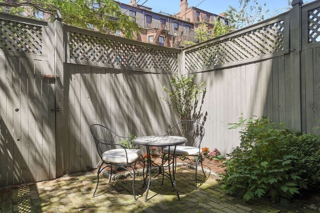 319 Marlborough St, Back Bay