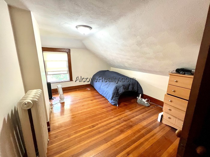 4 bed, 2 bath apartment for rent at 62 Harlow St Unit 1, Arlington — photo 12 of 13
