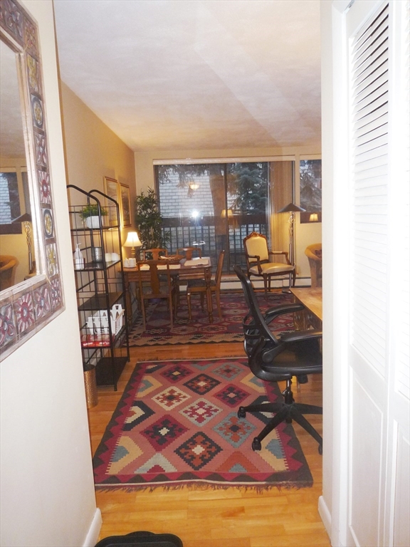 1643 Cambridge St, Mid-Cambridge