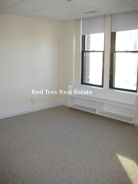 62 Boylston St, Midtown