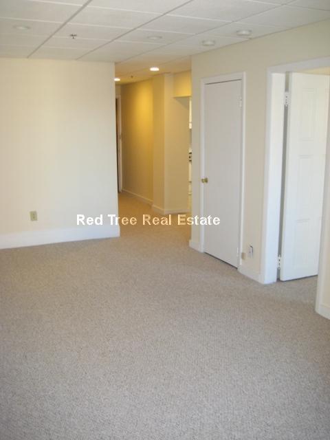 62 Boylston St, Midtown