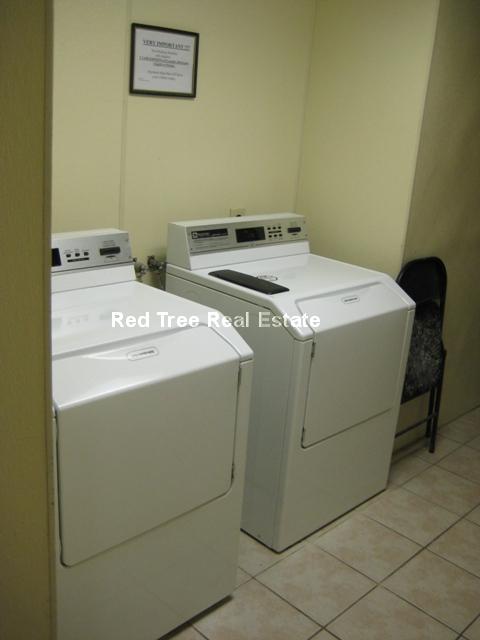 62 Boylston St, Midtown