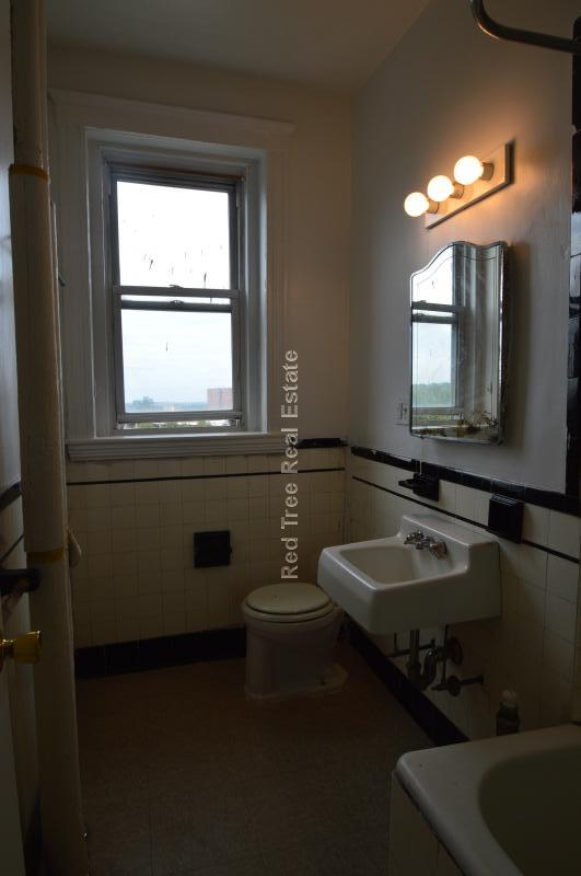 1820 Commonwealth Ave, Brighton