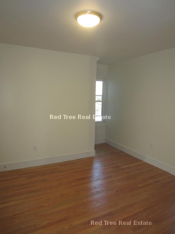 4 School St, Roxbury