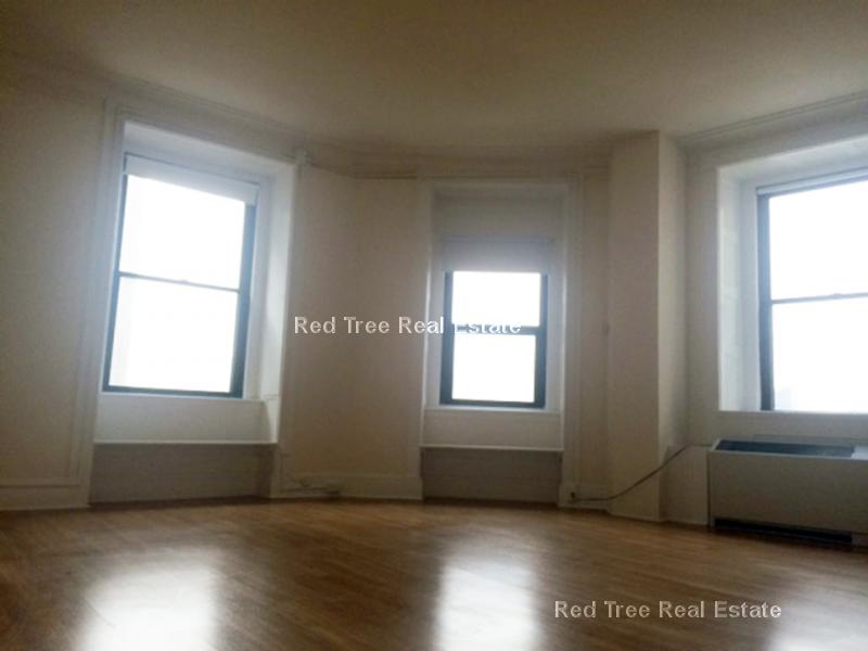 62 Boylston St, Midtown