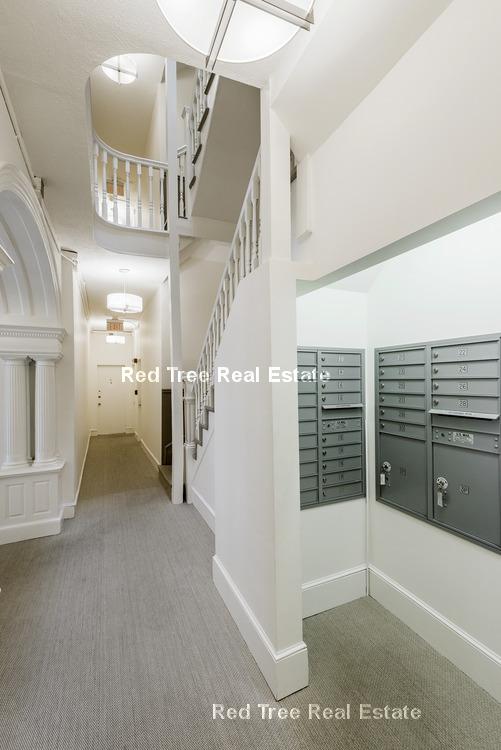 33 Edgerly Rd, Fenway