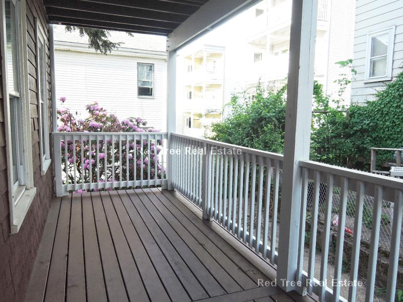 16 Nonantum St, Oak Square