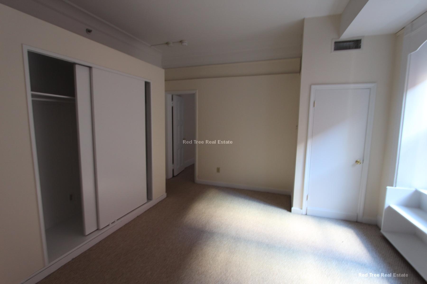 62 Boylston St, Midtown