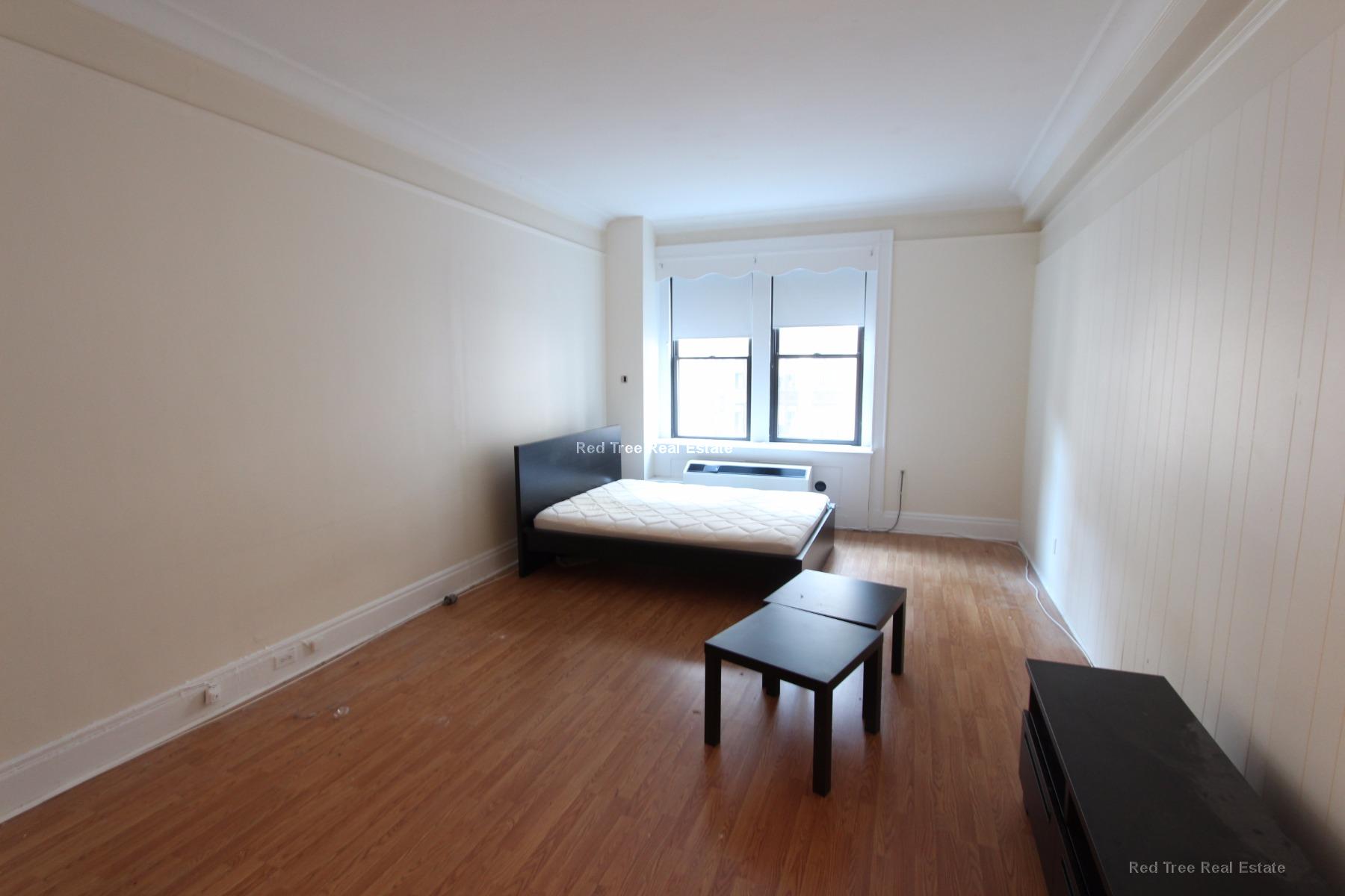 62 Boylston St, Midtown