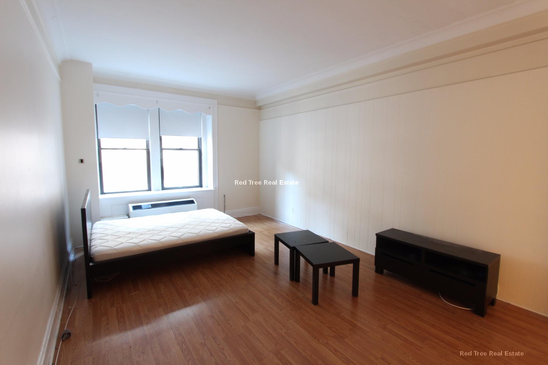 62 Boylston St, Midtown