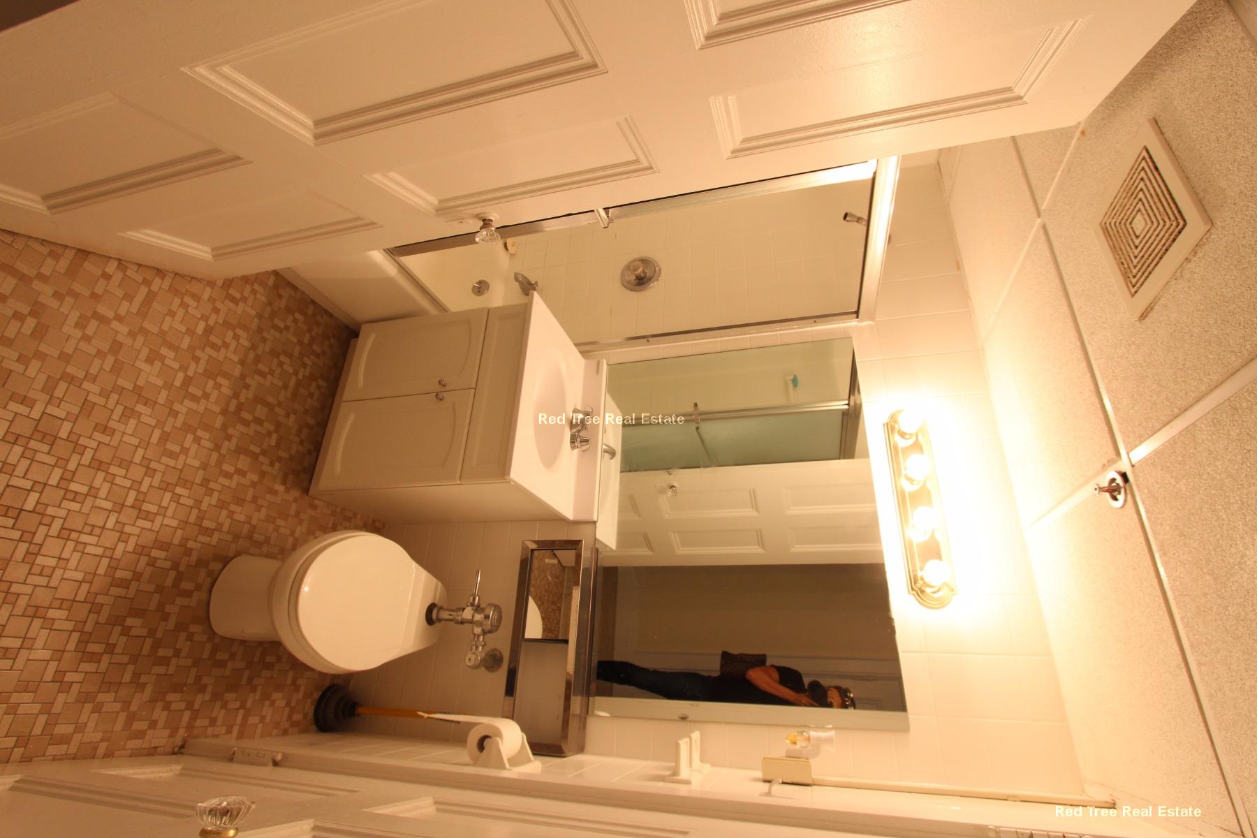 62 Boylston St, Midtown