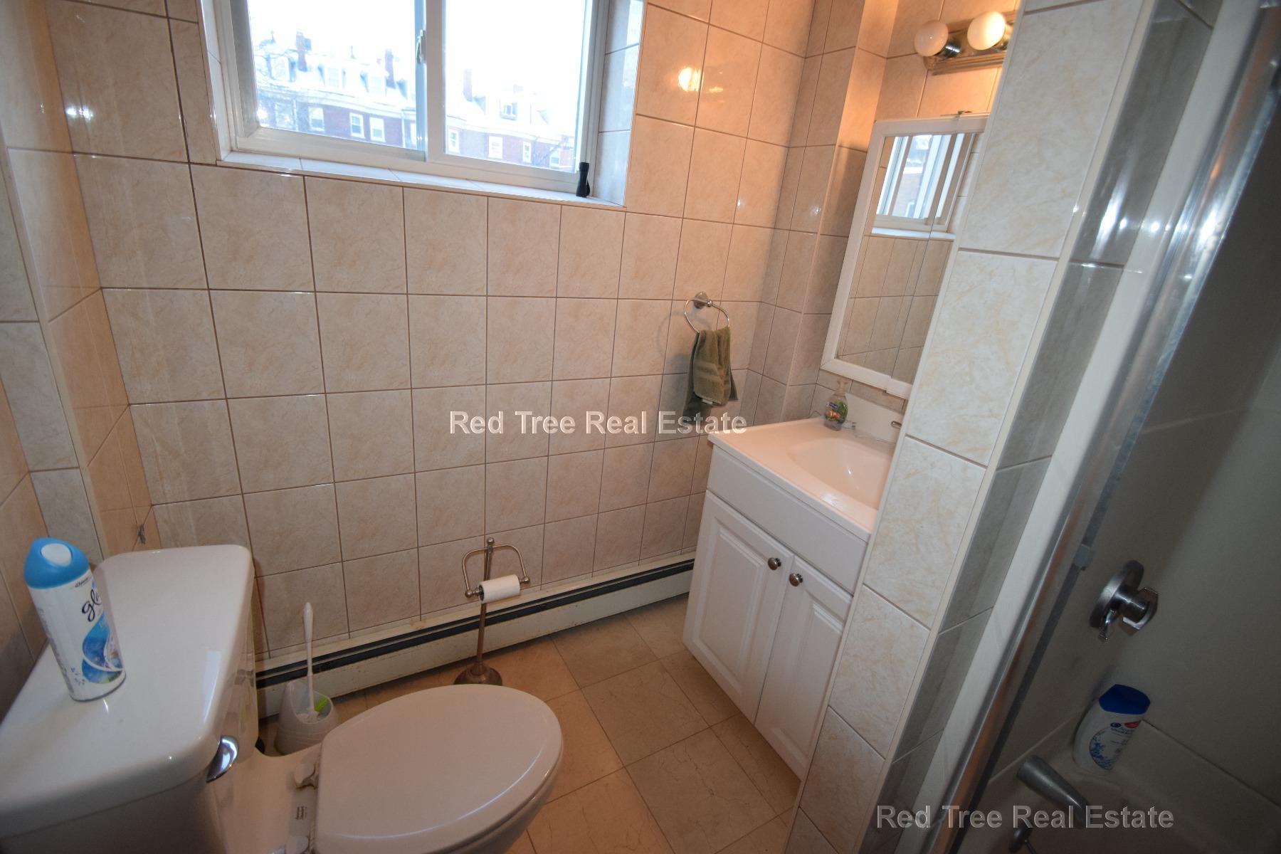 1689 Beacon St, Aspinwall Hill