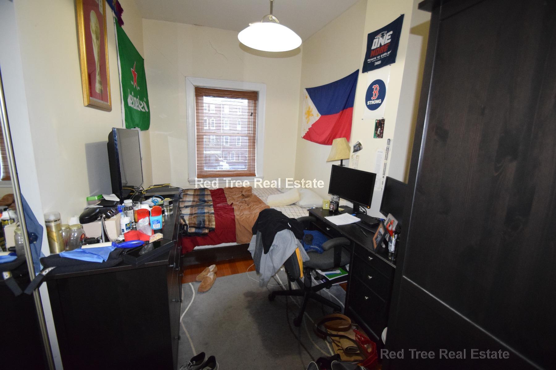 1689 Beacon St, Aspinwall Hill