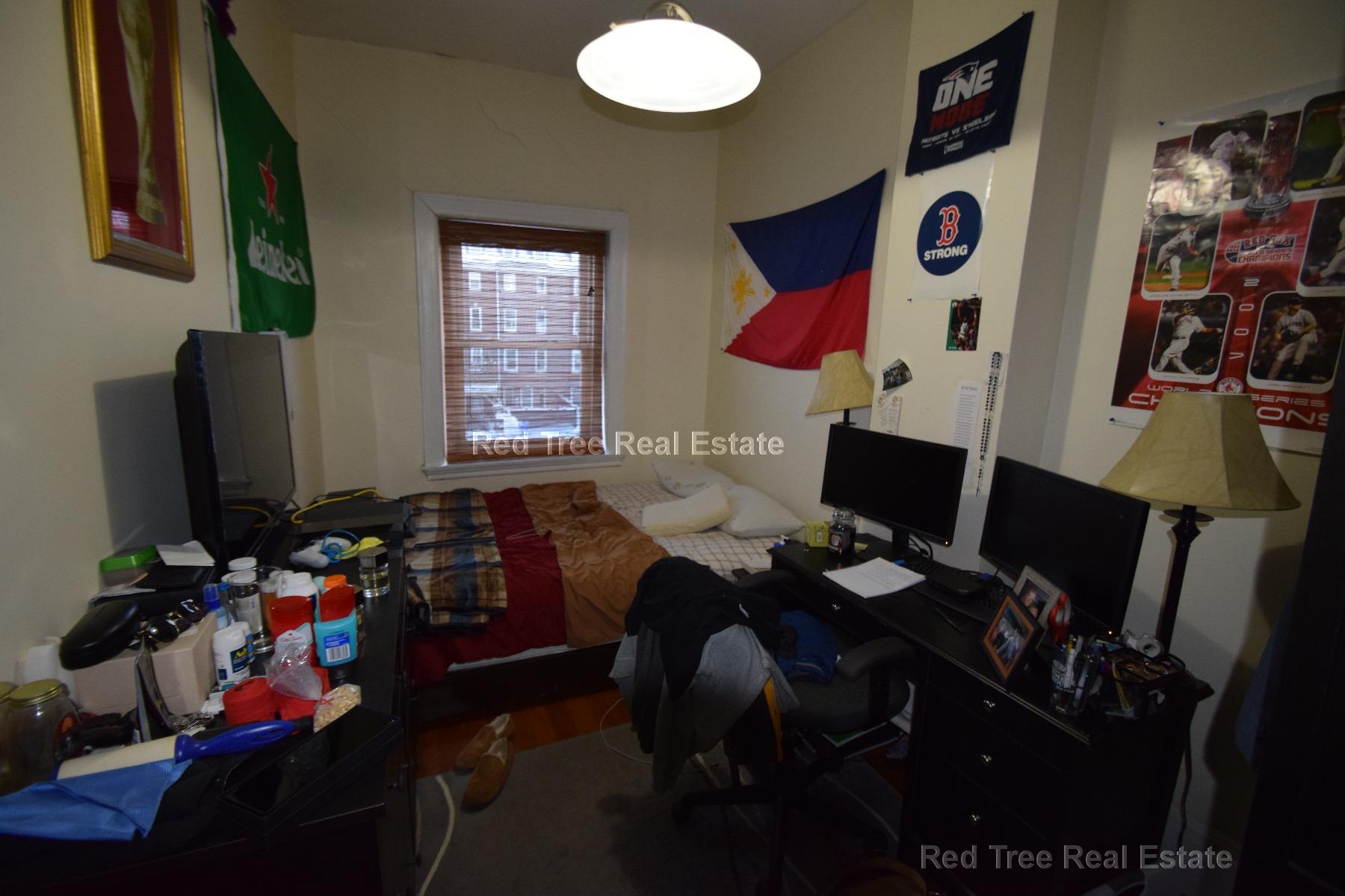 1689 Beacon St, Aspinwall Hill