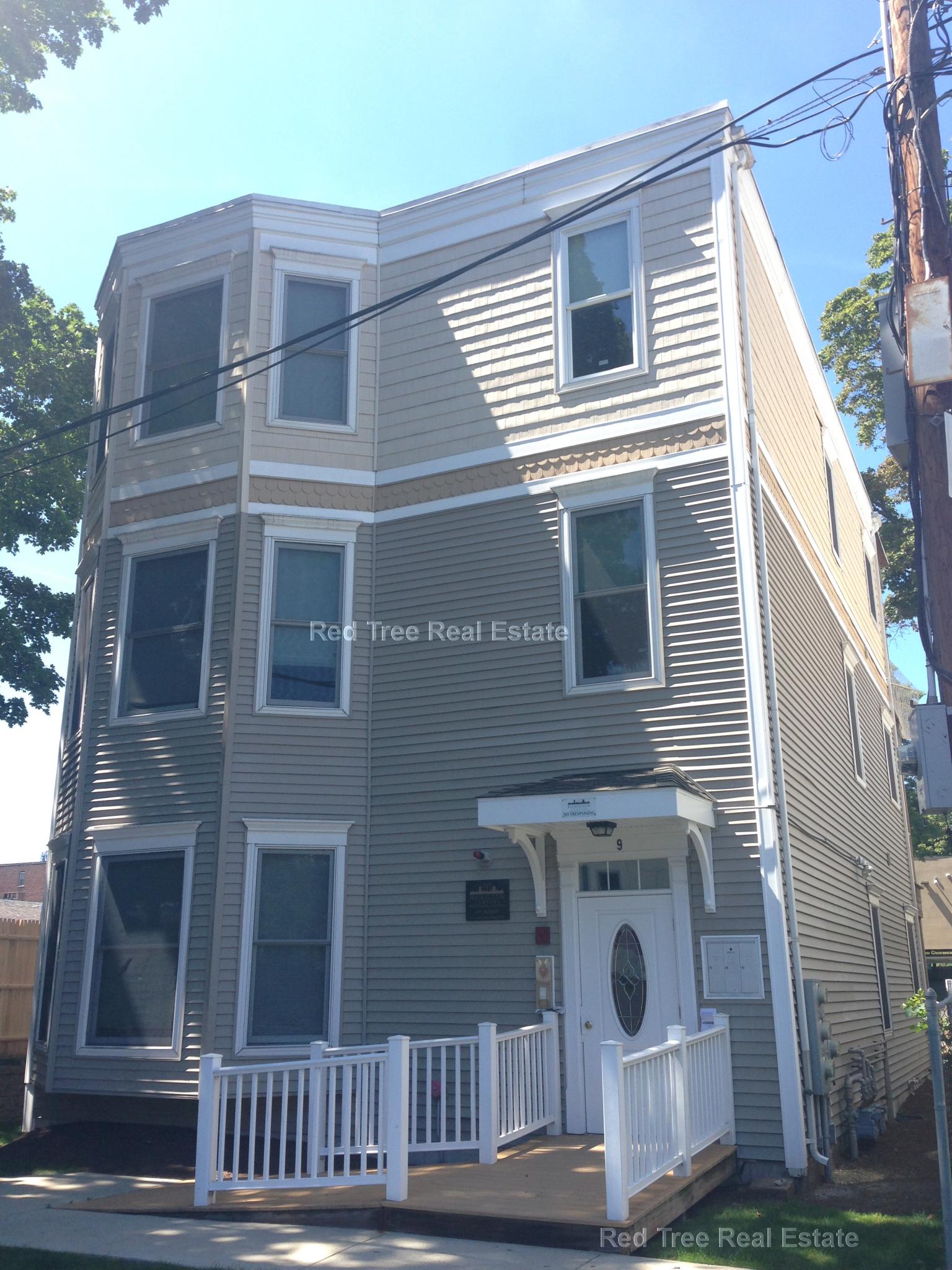 9 Gardner Tr, Allston