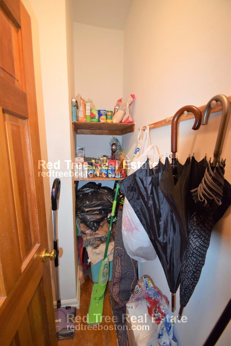 17 Aberdeen St, Fenway