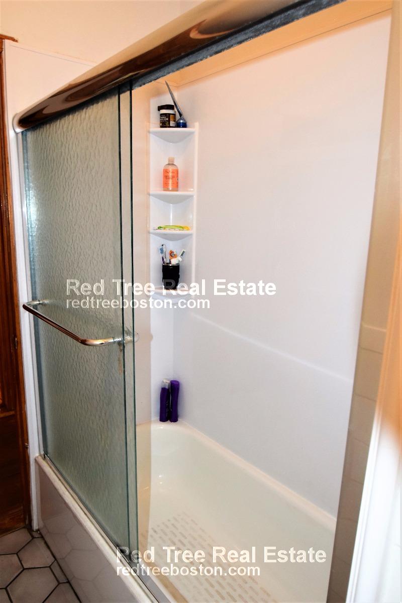 17 Aberdeen St, Fenway