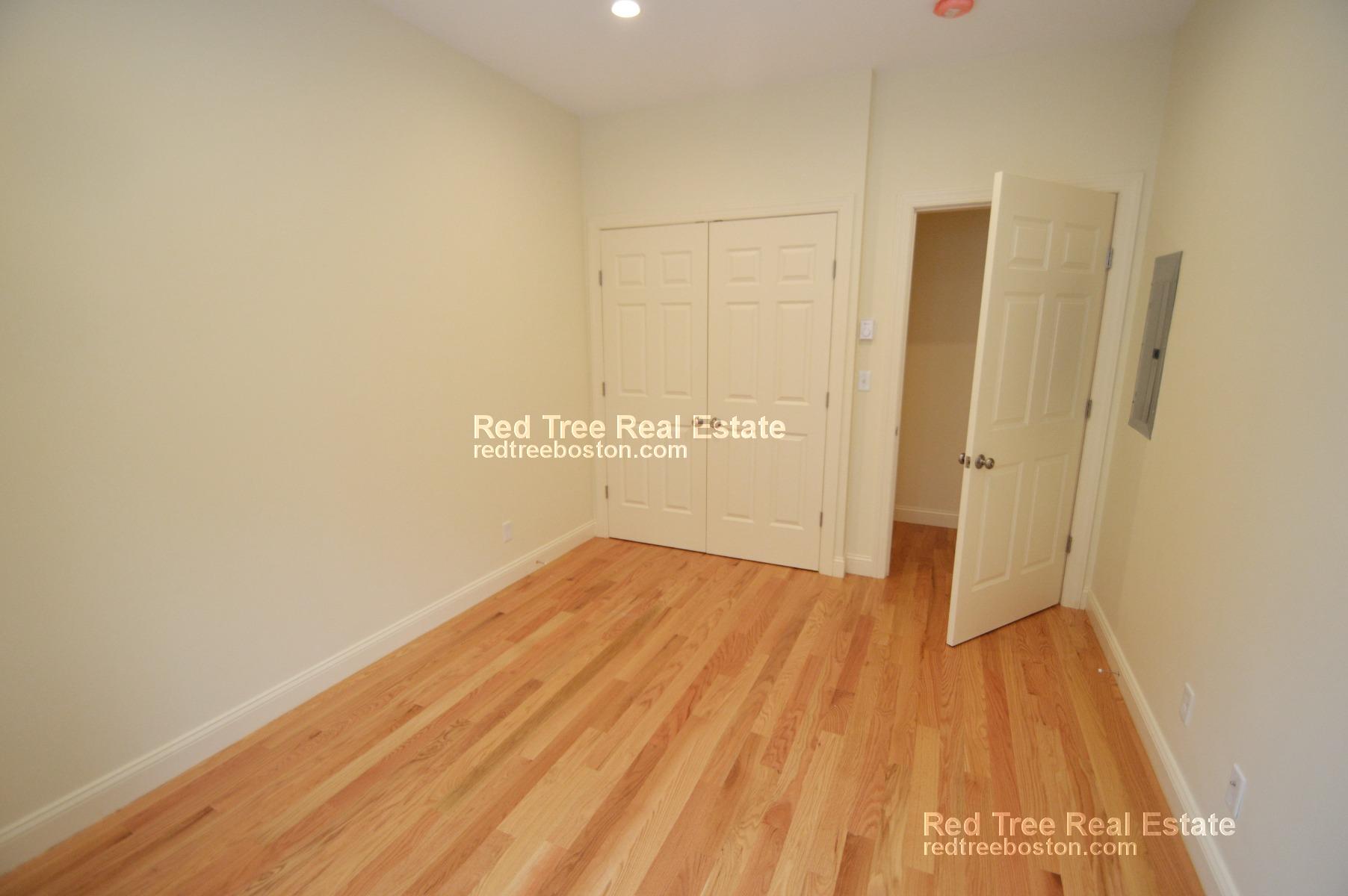 379 Harvard St, Mid Cambridge