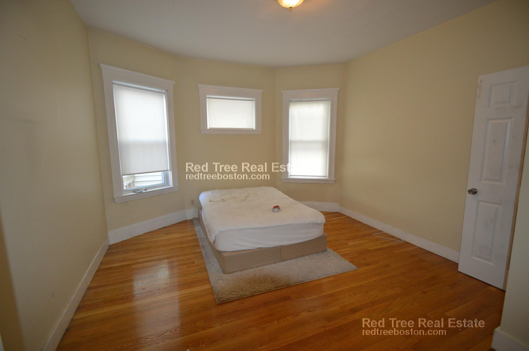 19 Roseclair St, Dorchester