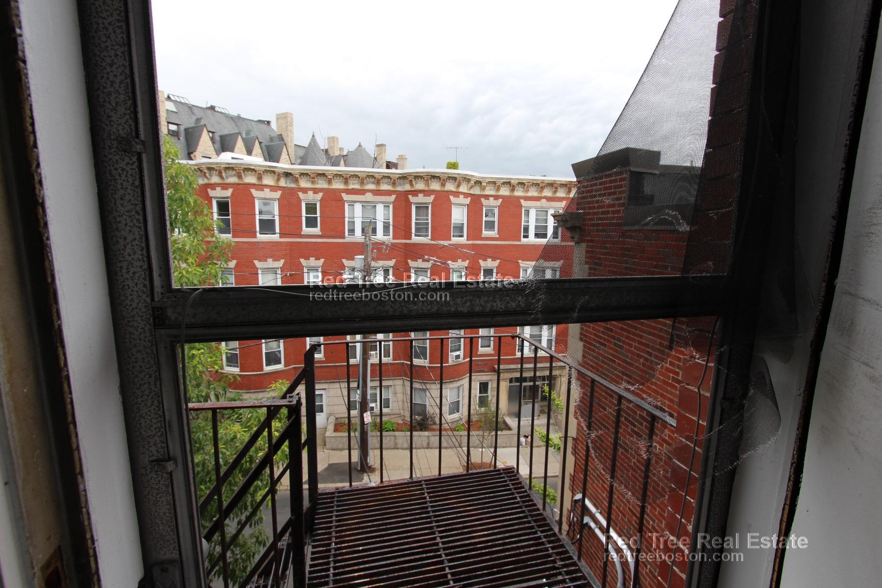 199 Winthrop Rd, Aspinwall Hill