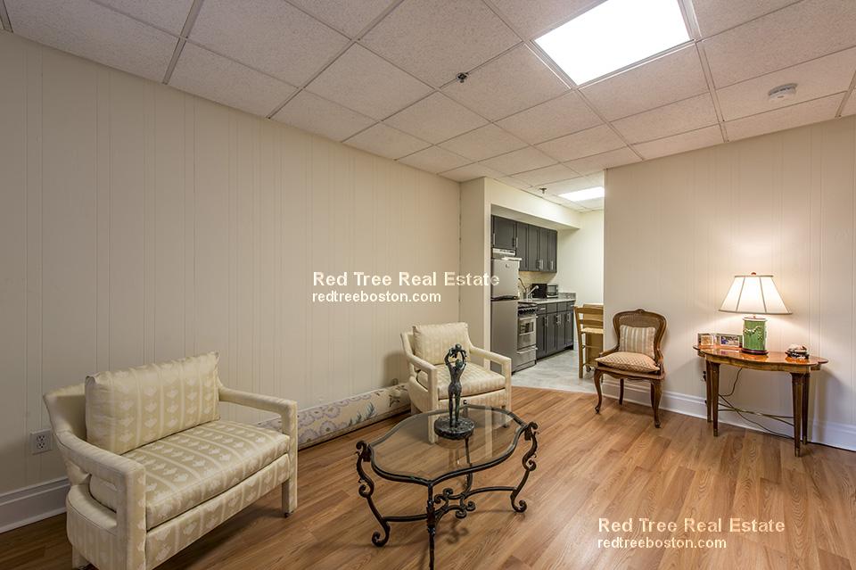 62 Boylston St, Midtown