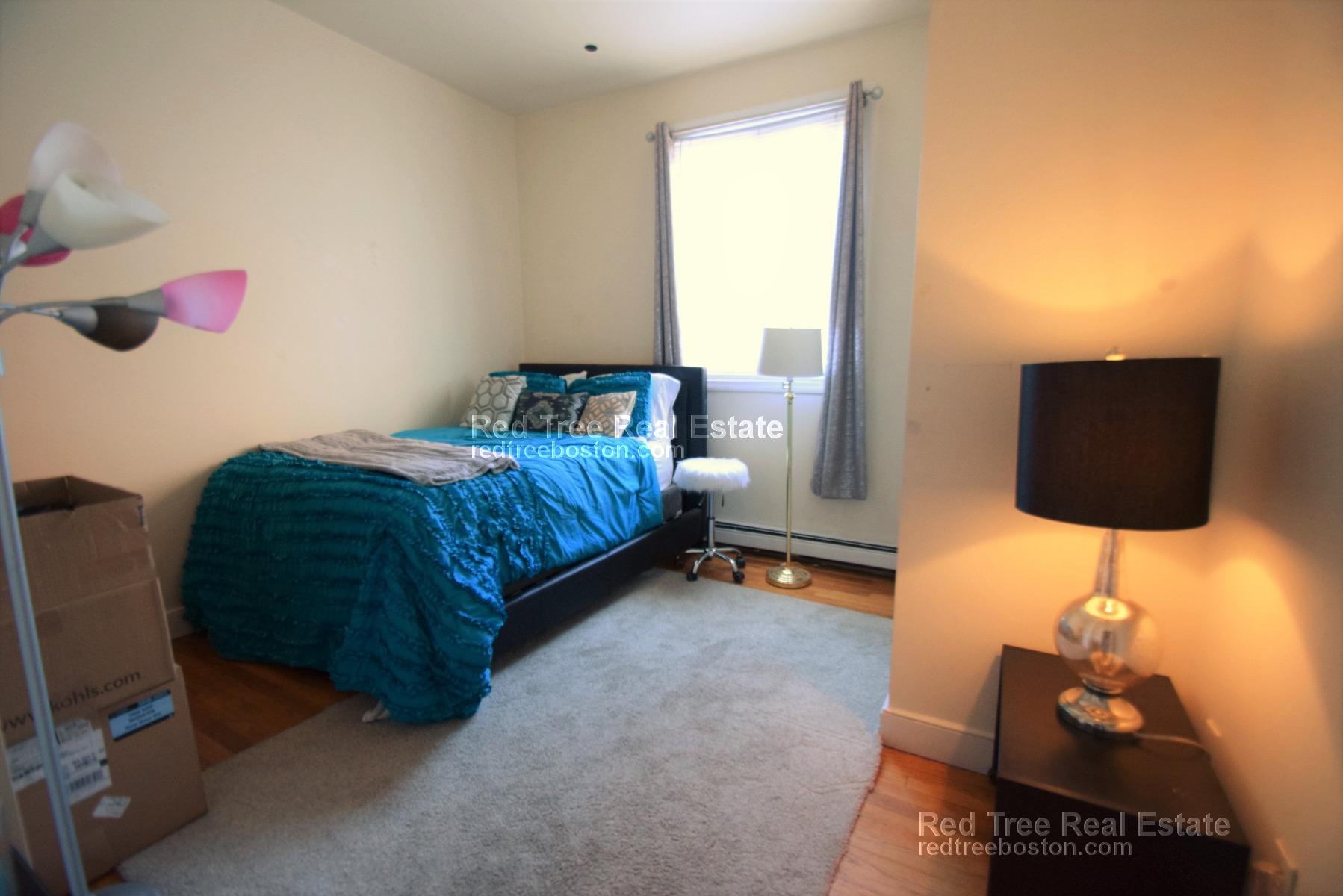 2 Islington St, Allston