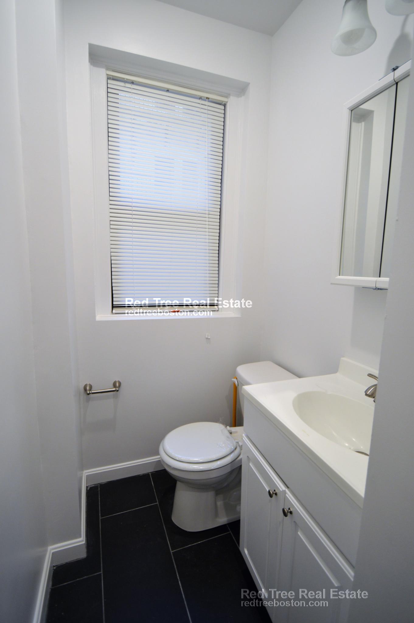 11 Peterborough St, Fenway