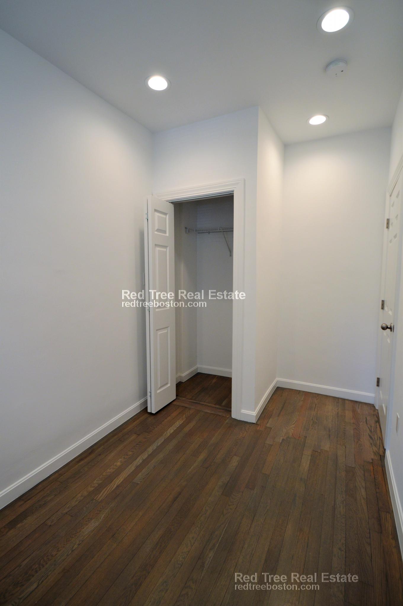 11 Peterborough St, Fenway